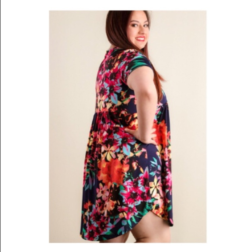 LAST ONE! 1X Navy Vibrant Floral Babydoll Dress - Picture 4 of 6